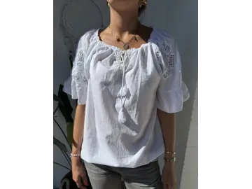 Bluse-Stickerei