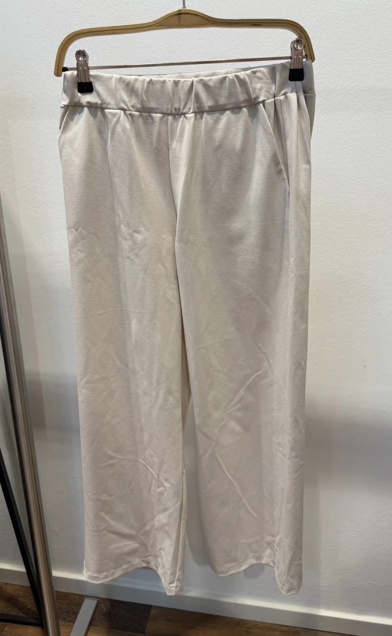 Hose-Neapel