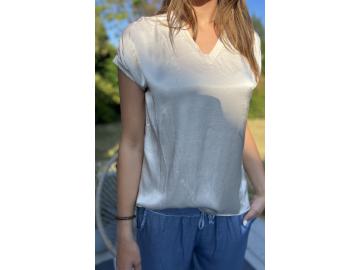 Shirt-V-Ausschnitt