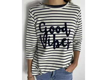 Sweater-Good Vibes